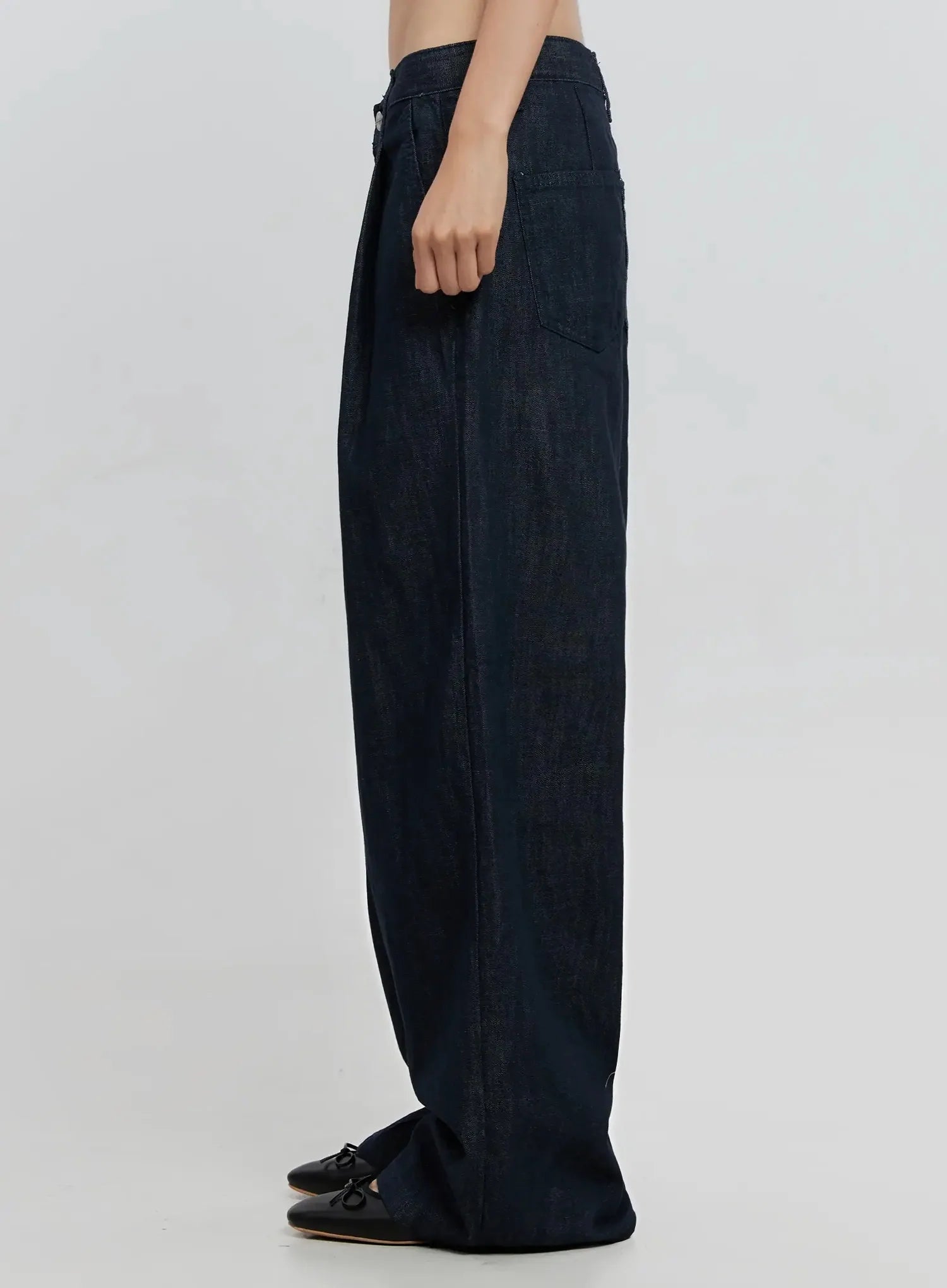 Elio Pintuck Wide-Leg Jeans IS516