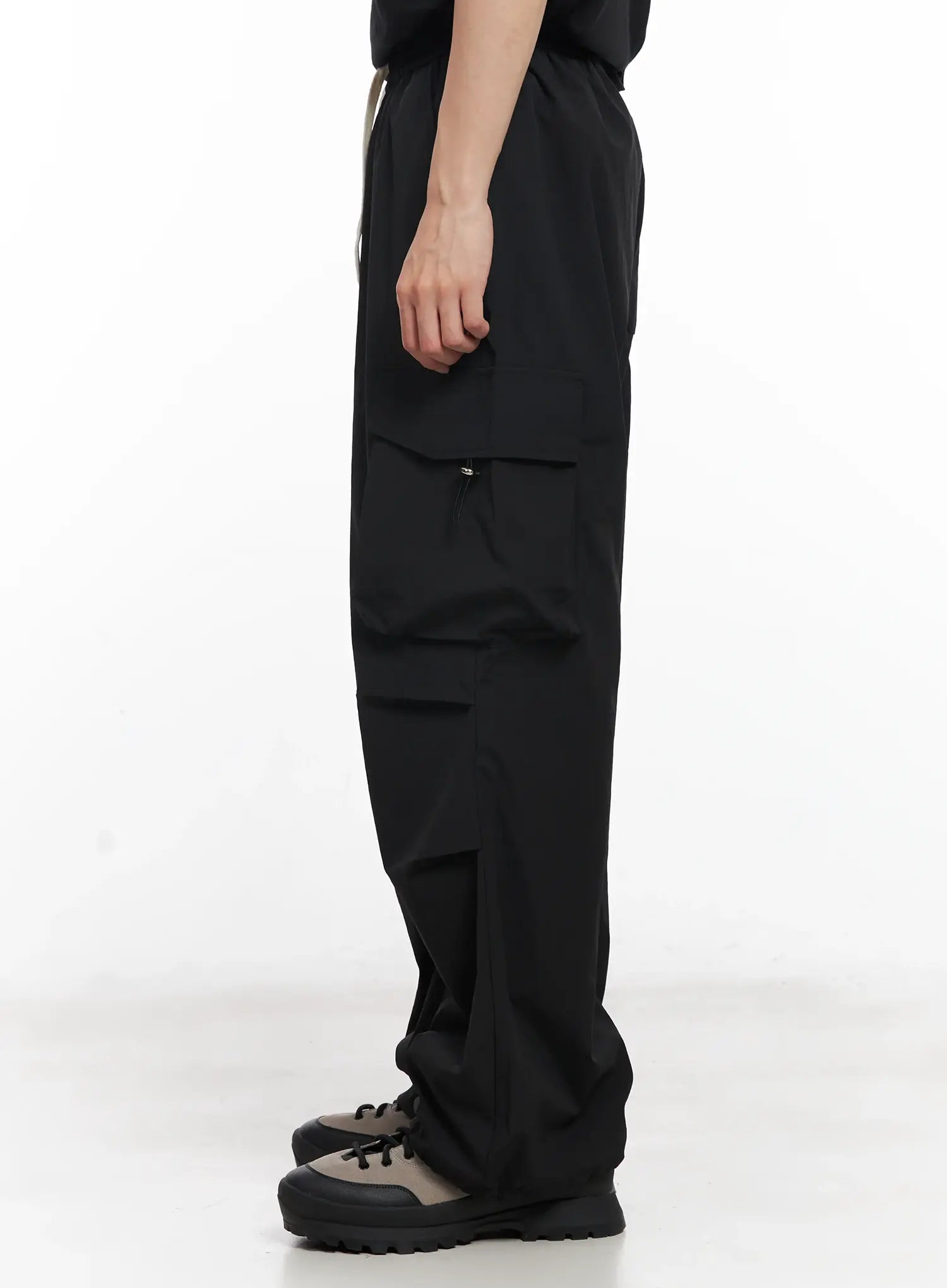 Men's Parachute Wide-Leg Cargo Pants IL504