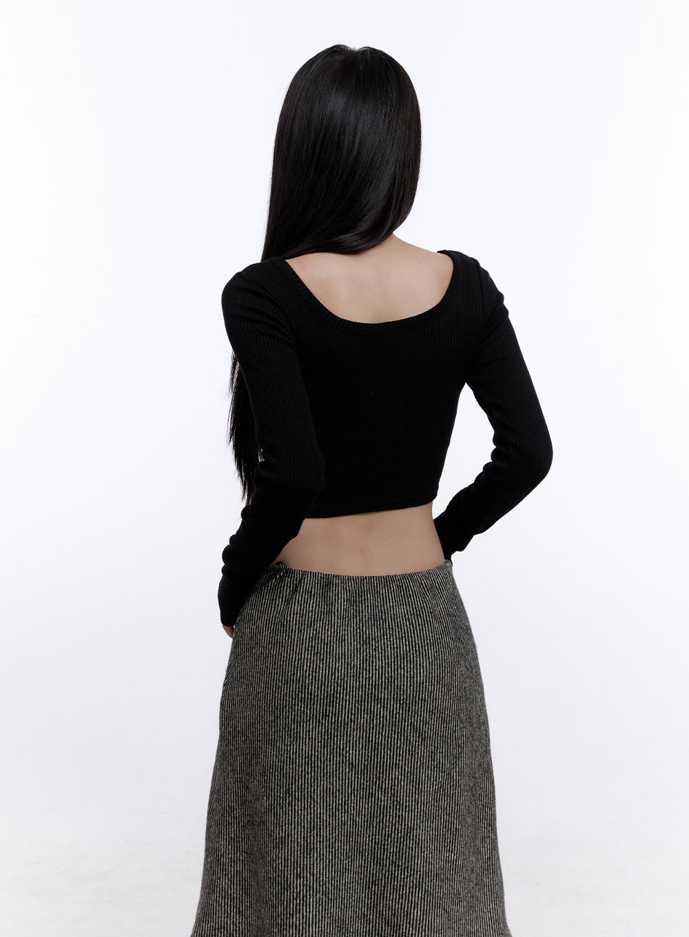 Scoop-Neck Long-Sleeve Crop Top CJ509