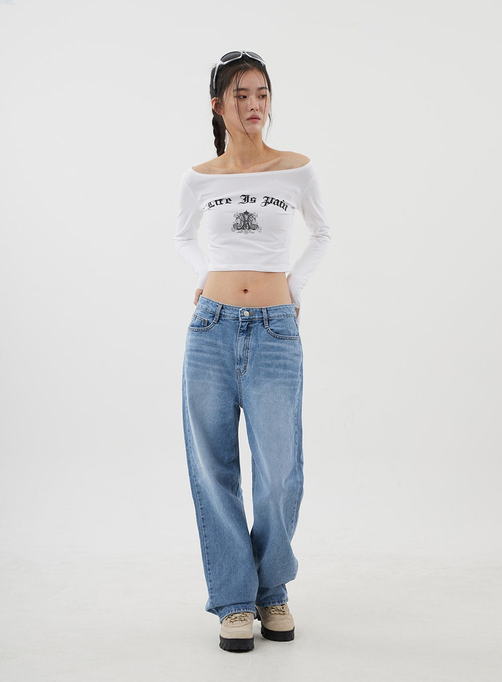 Graphic Off-Shoulder Warmer Cropped Top CJ310