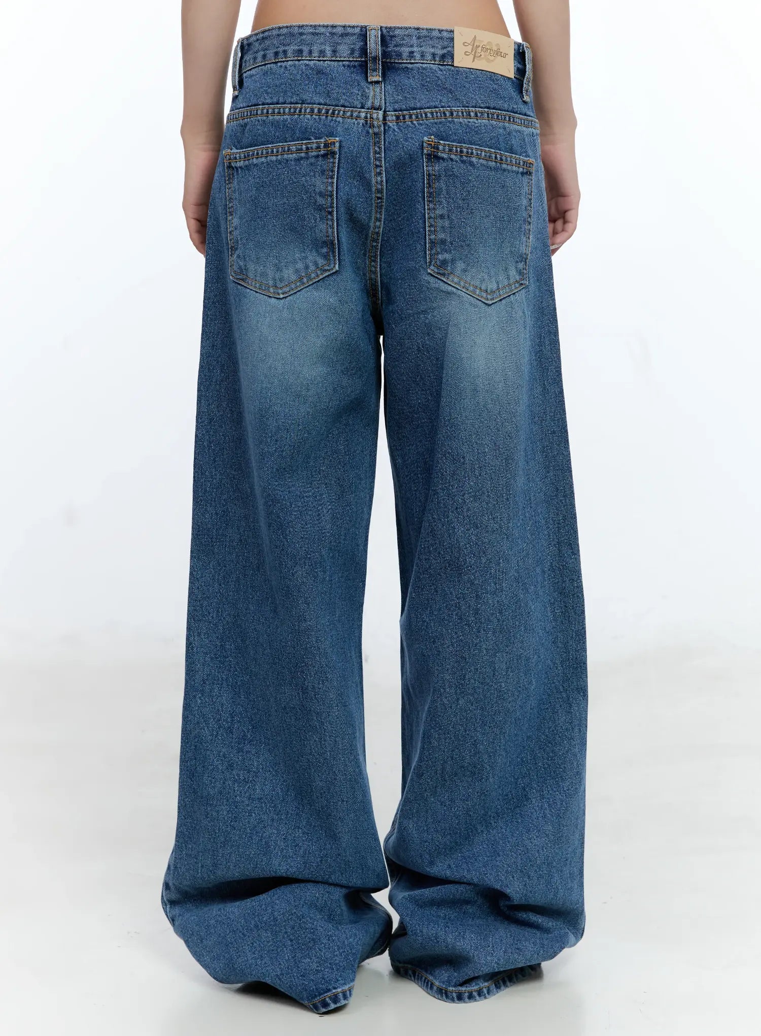 Dahye Washed Relaxed-Fit Denim Jeans CL530