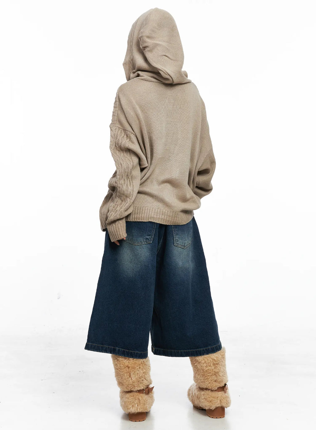 Oversized Cable Knit Button-Up Hoodie CO510