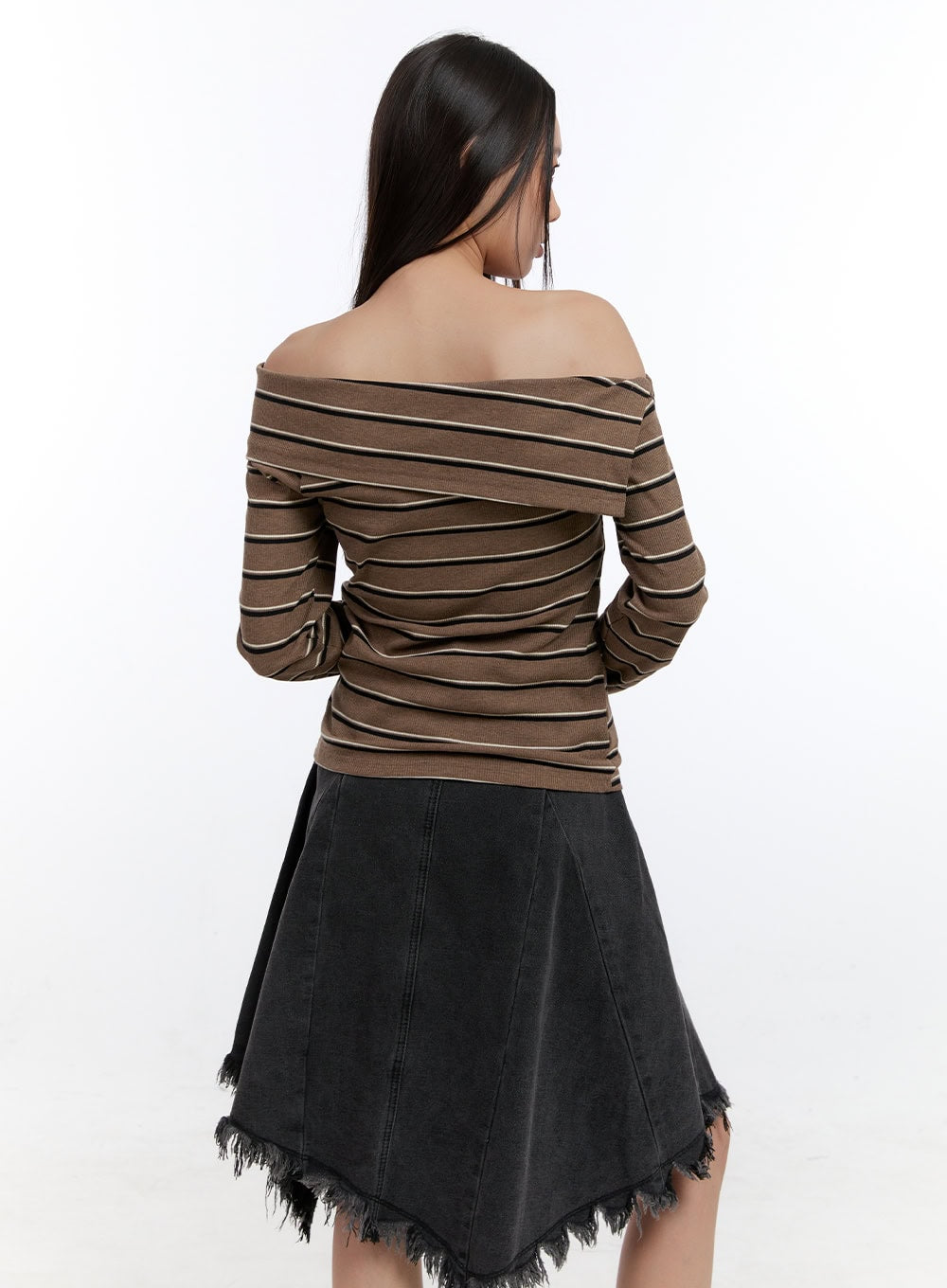 Buttoned Off-Shoulder Stripe Tee CN401