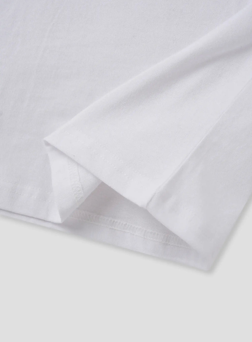 Kitty Graphic Tee IU526