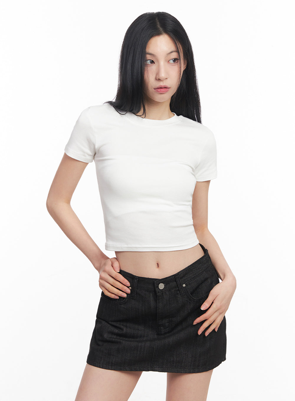 Slim-Fit Crop Tee IY516