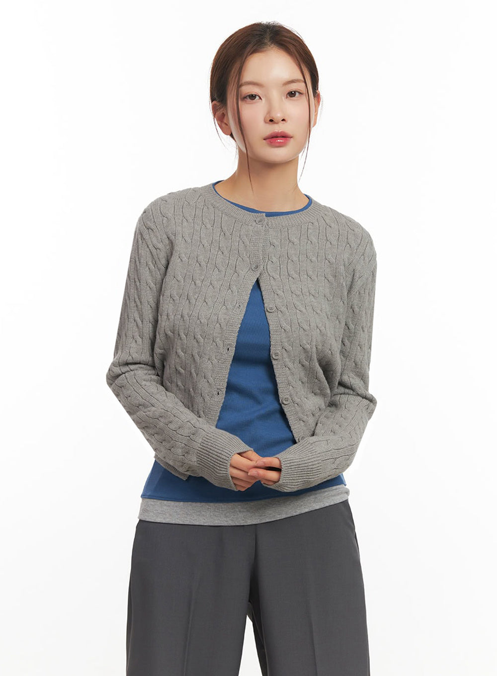 Cable-Knit Buttoned Cardigan IM524