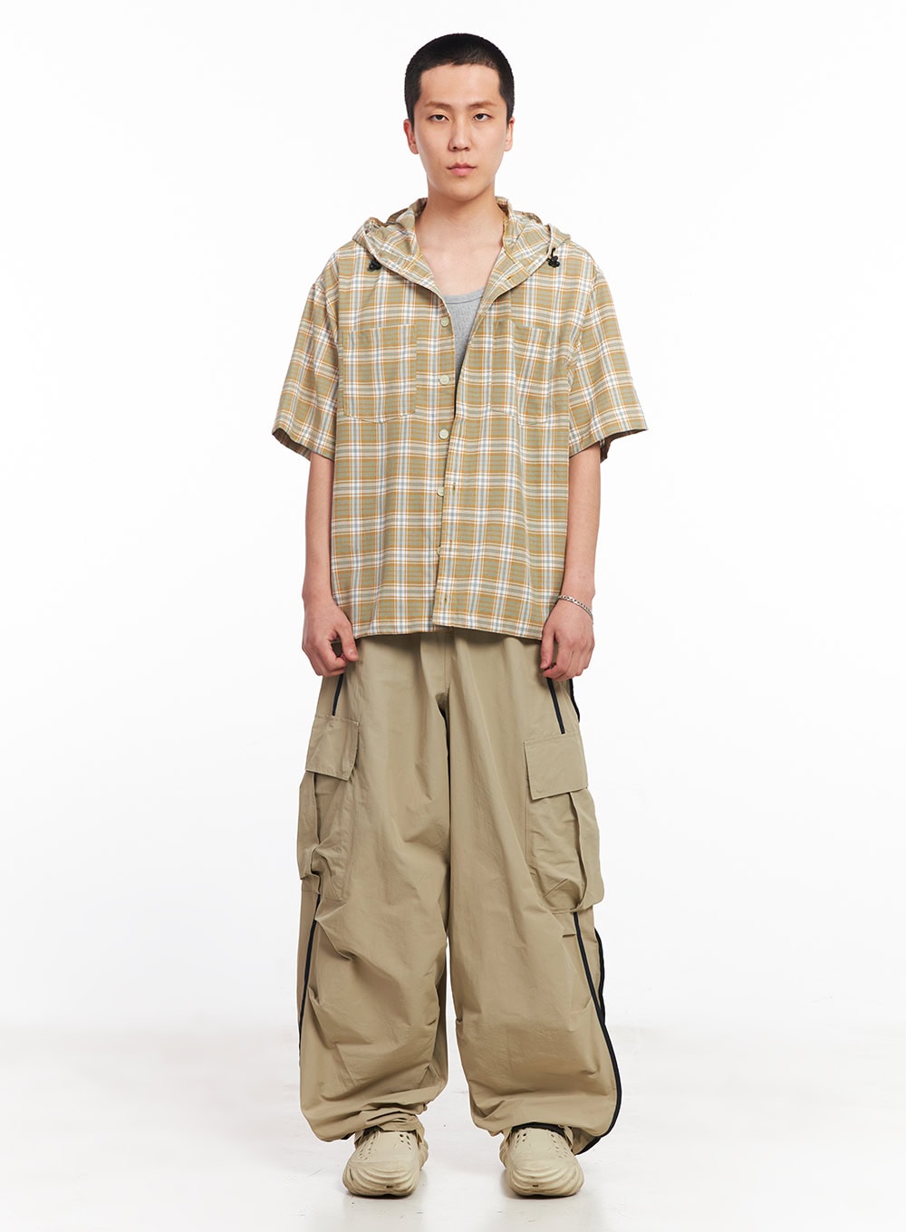 Men's Cargo Balloon-Fit Windbreaker Pants (Beige) IU512