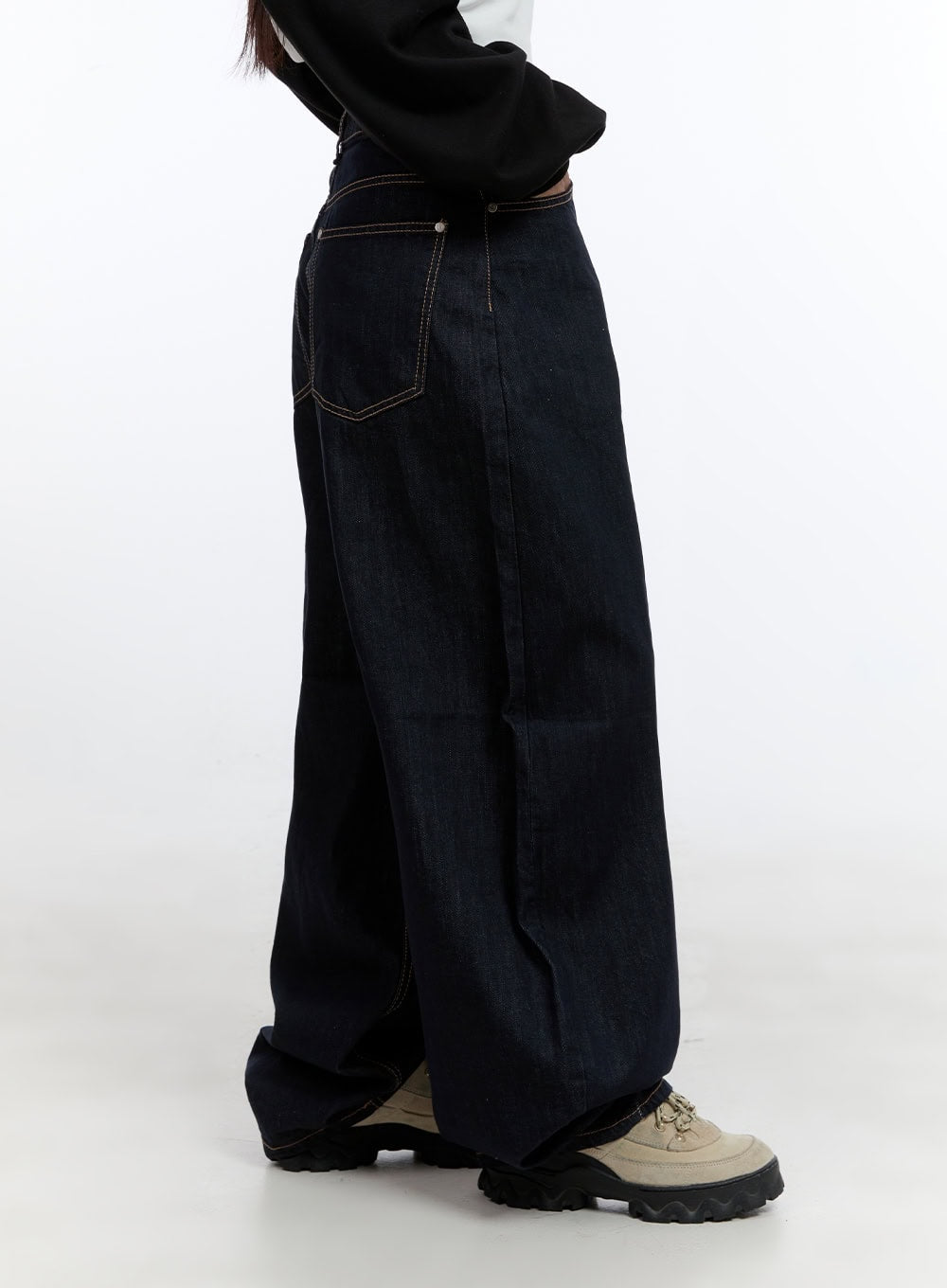 Nori Roomy Fit Denim with Stitch CS406