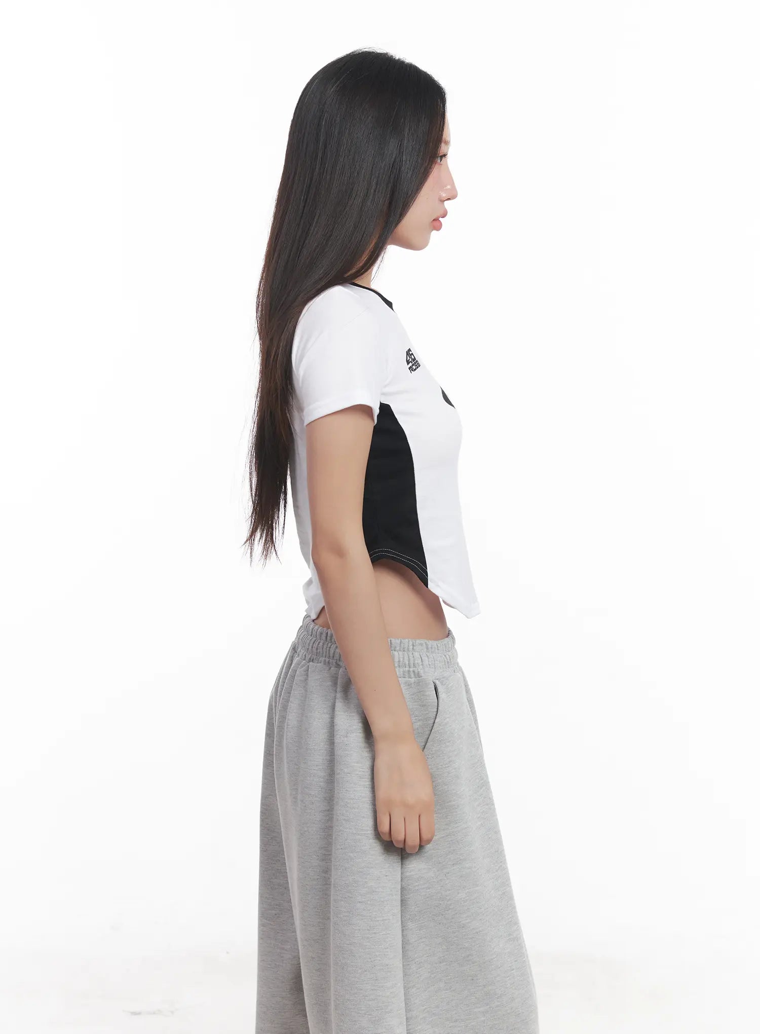 Two-Tone Graphic Crop Top CU517