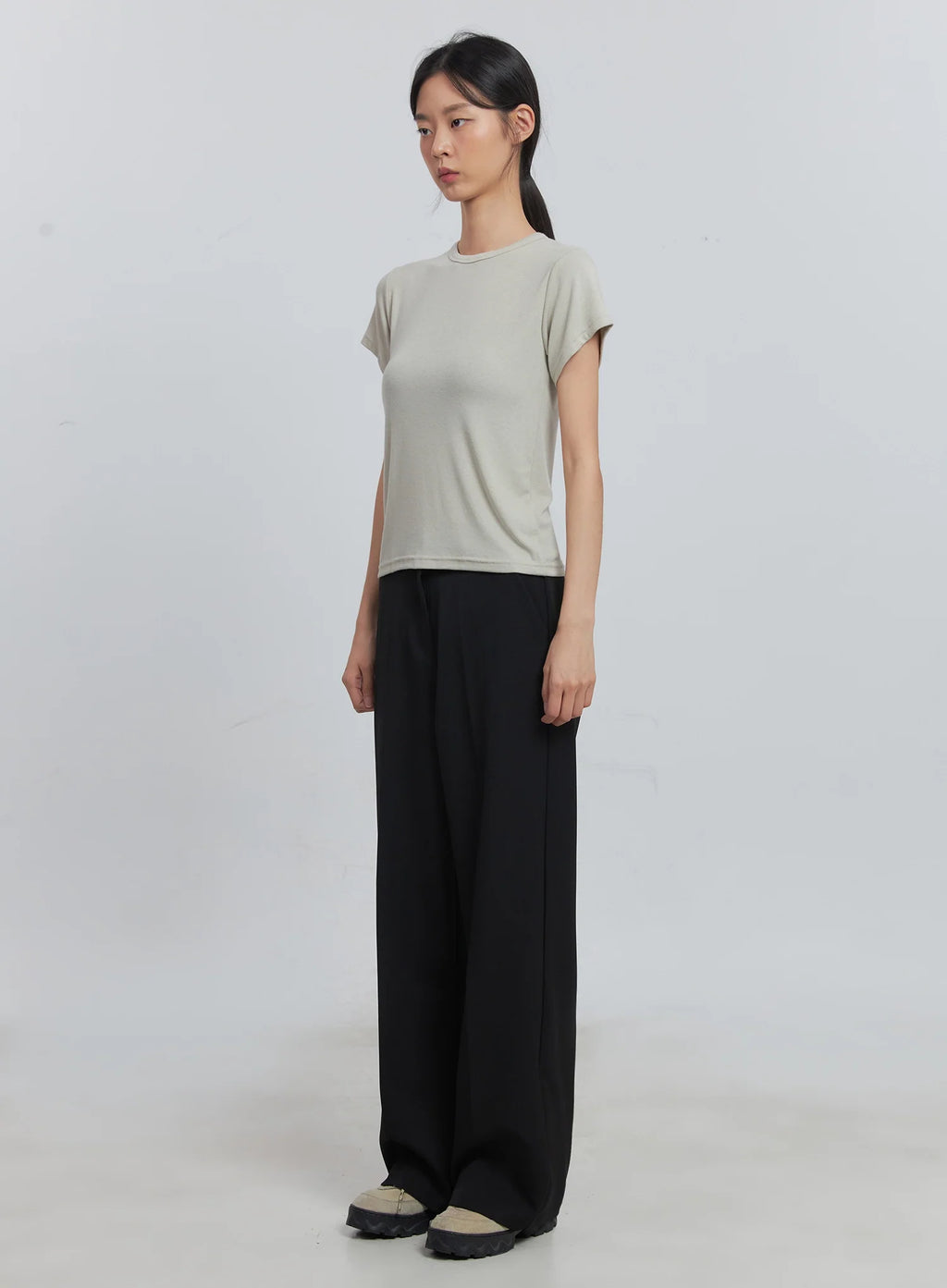 Classic Wide-Fit Slacks (Black) IU512