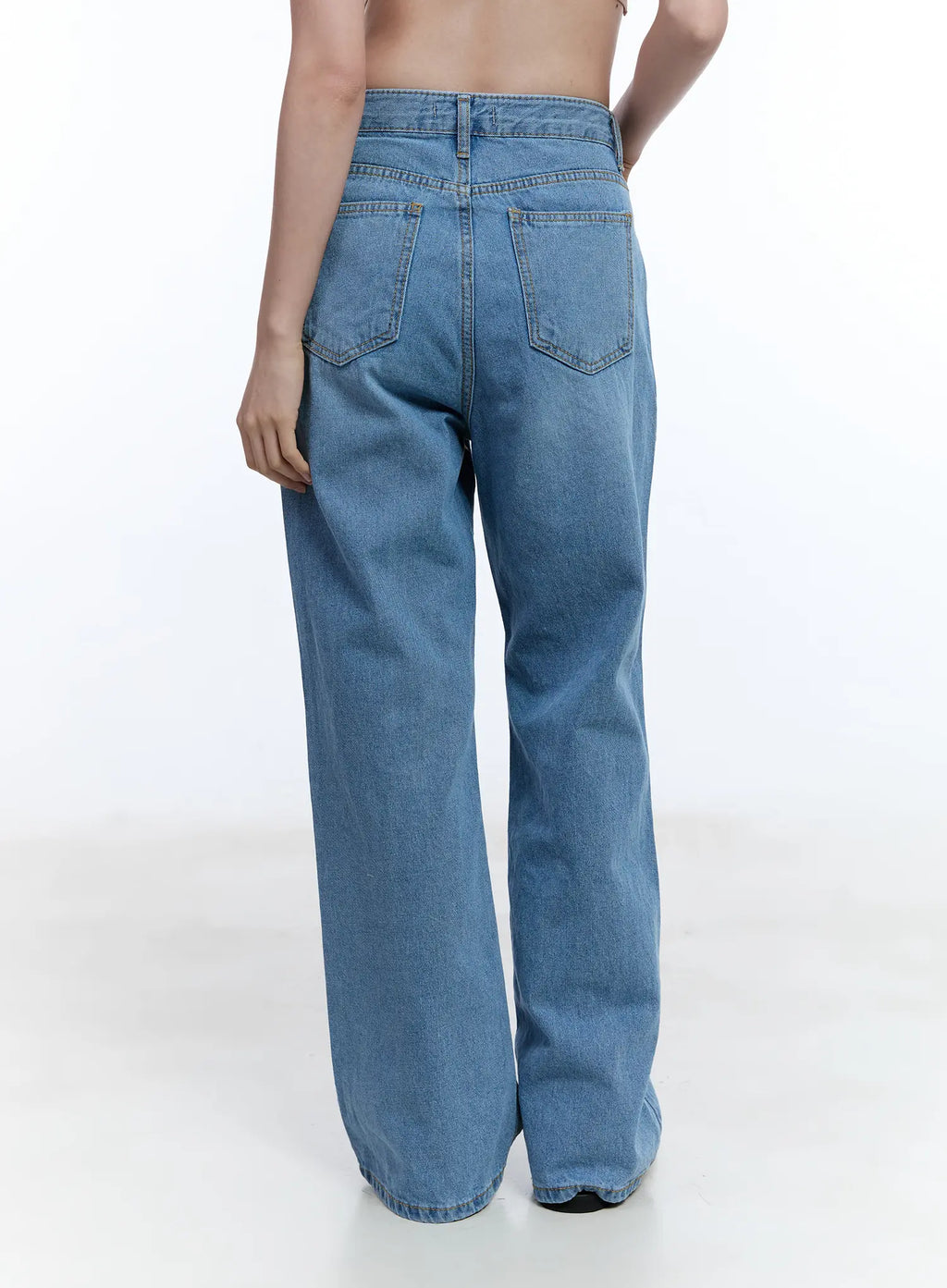 Jisoo Straight-Fit Jeans CU513