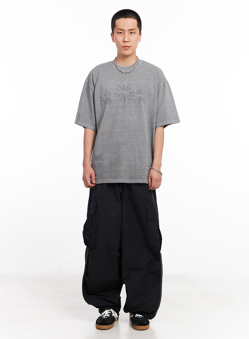 Men's Studded Daisy T-Shirt IU503