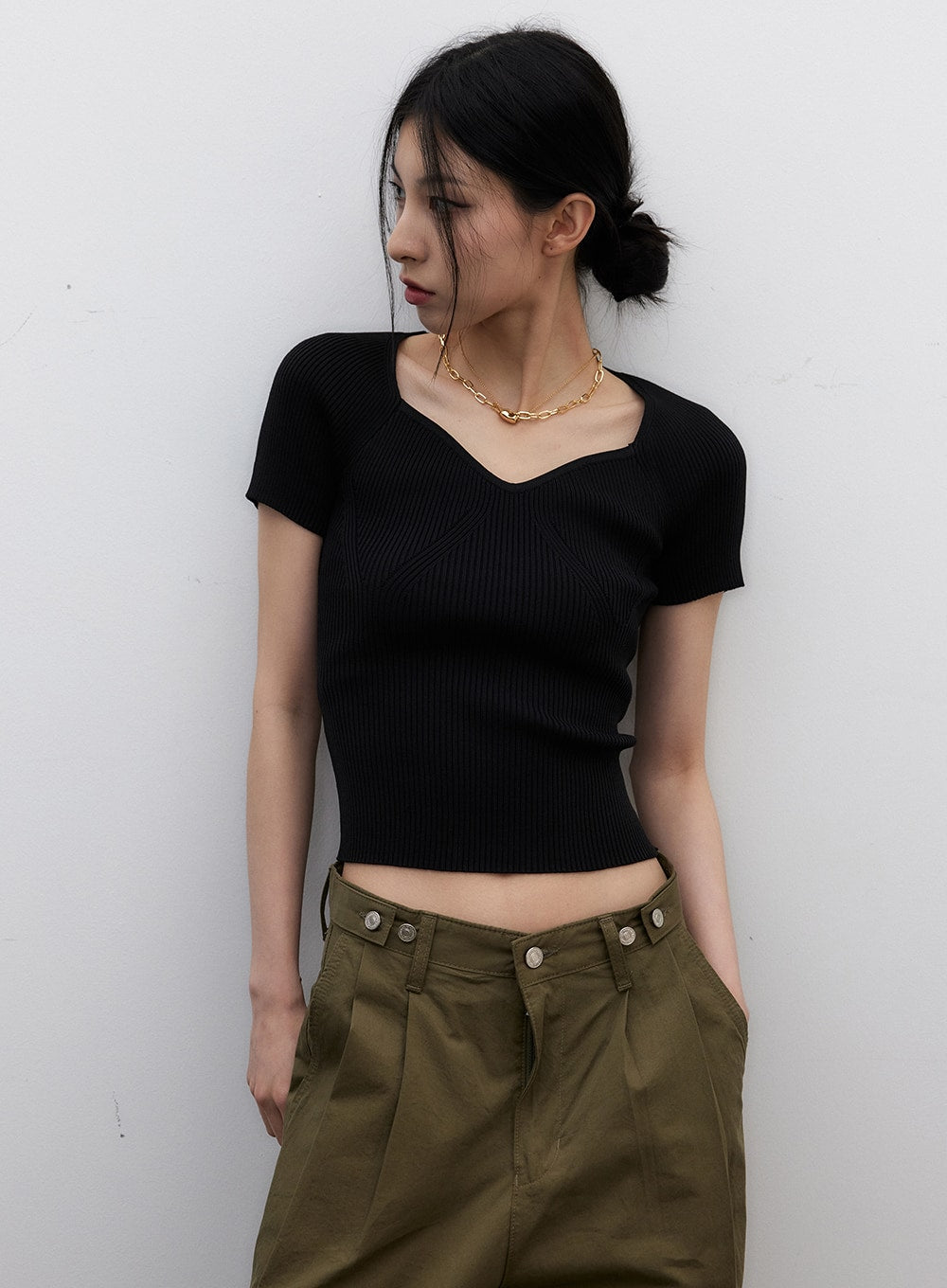 Heart Neck Ribbed Tee IY331