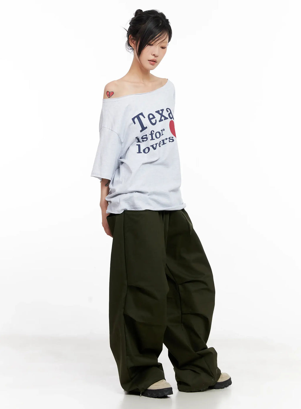 Off-Shoulder Relaxed-Fit Graphic Tee CL525