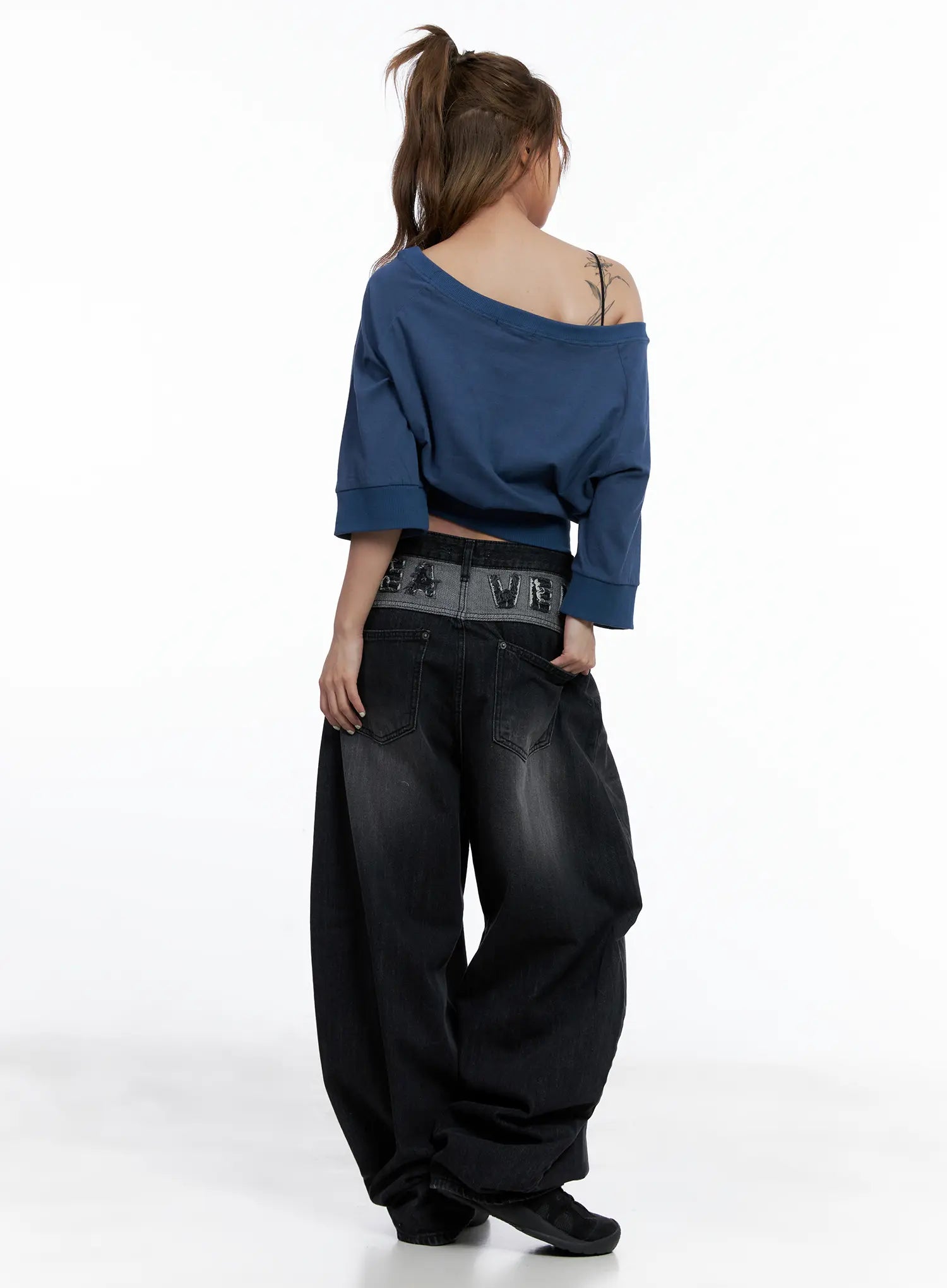 Suyeon Embroidered Baggy Denim Jeans CL510