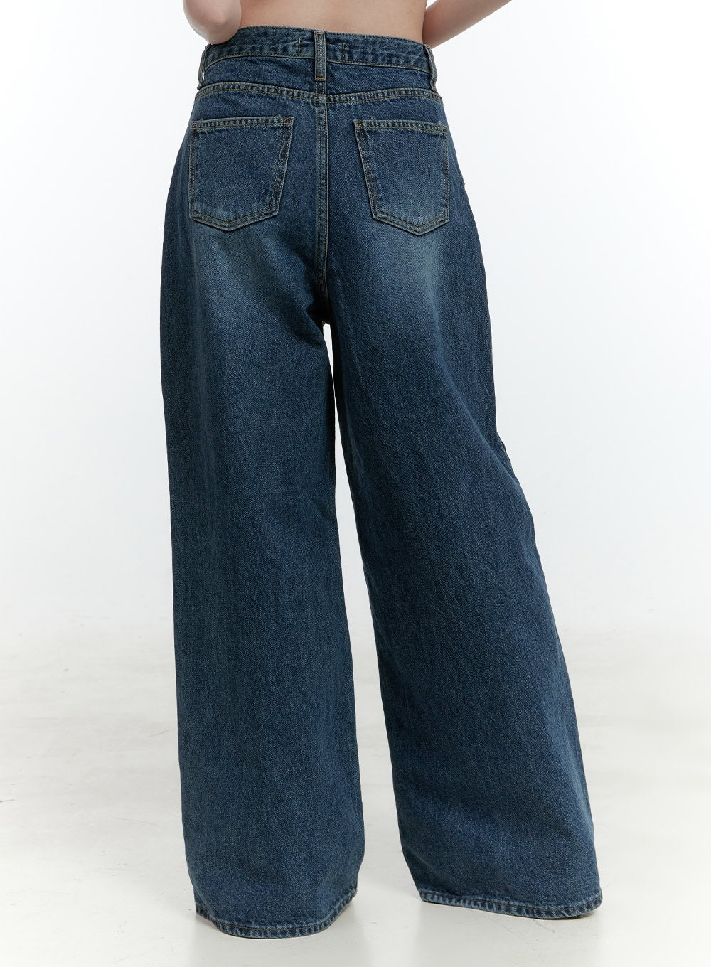 Klaudia Wide-Leg Jeans CF503