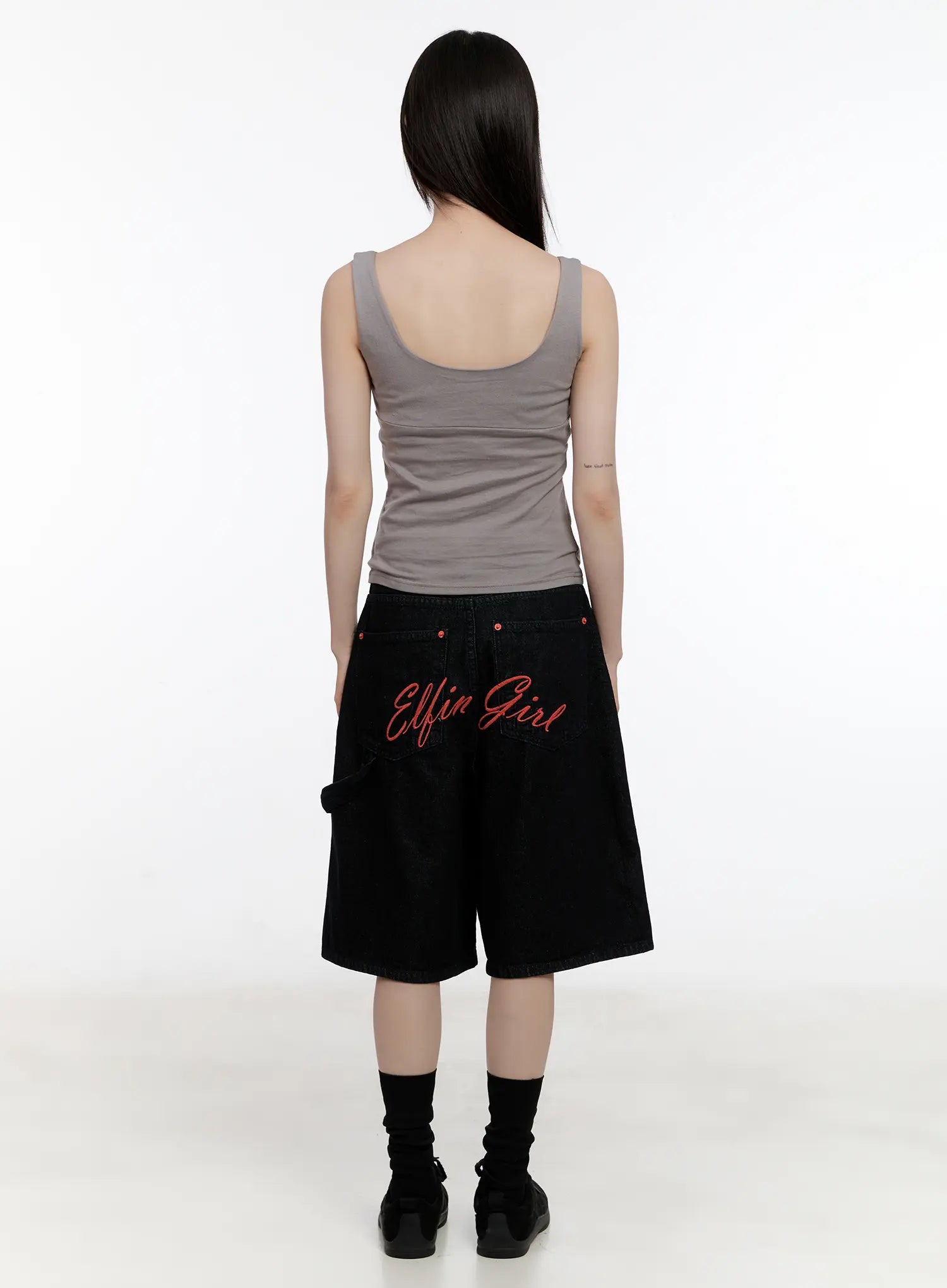 Twist Detail V-Neck Sleeveless Top CL504