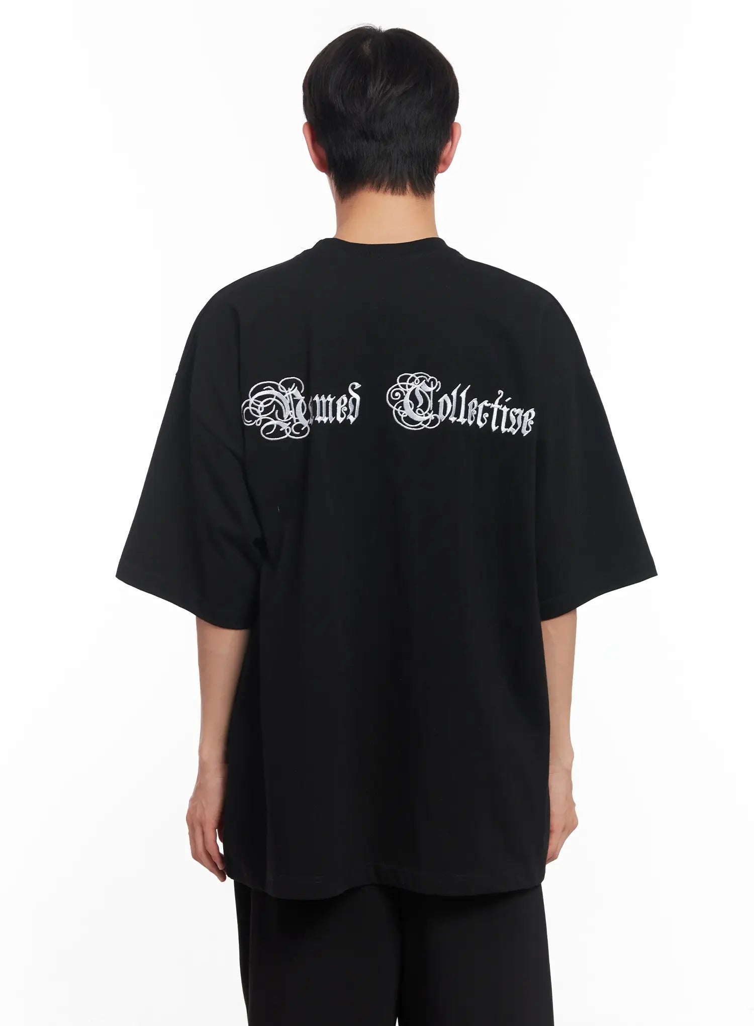 Men's Embroidered Graphic Tee IU518