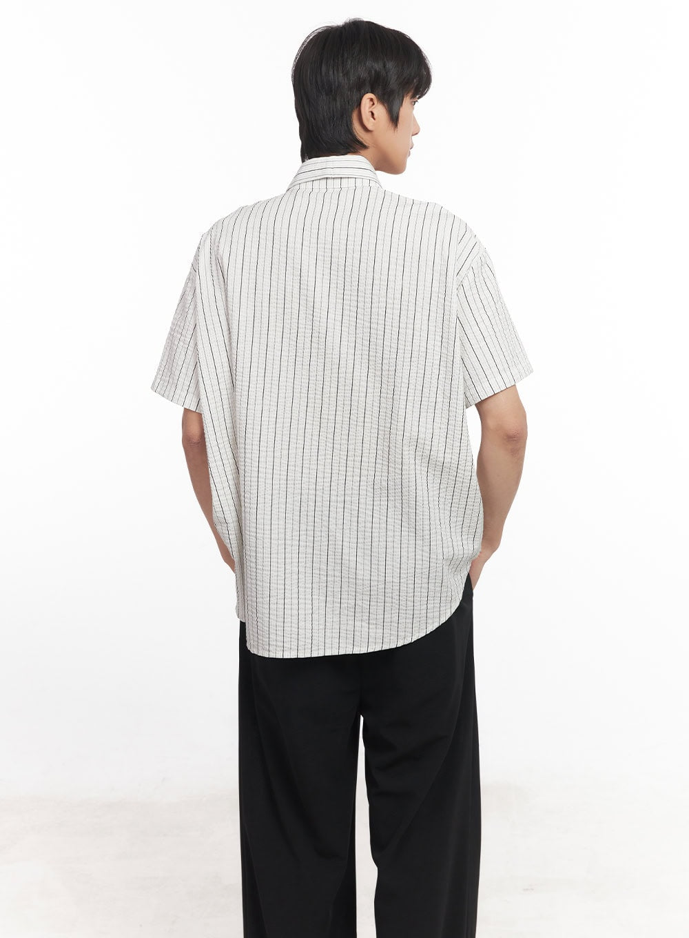 Men's Striped Loose-Fit Collared Shirt IA510
