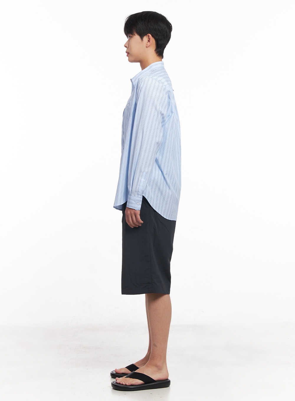 Men's Wide-Fit Nylon Pintuck Shorts IY522