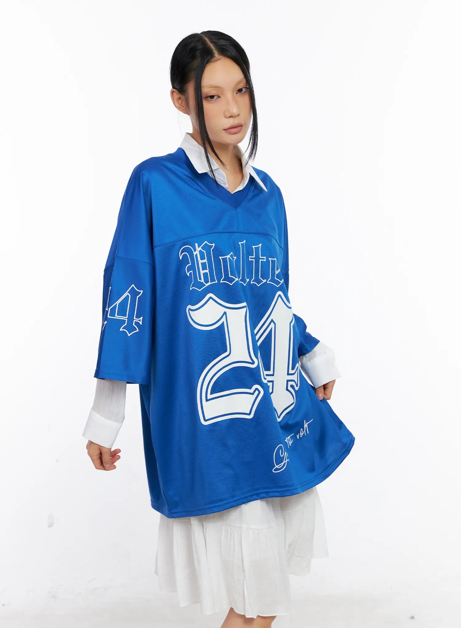 Oversized V-Neck Graphic Tee CL529