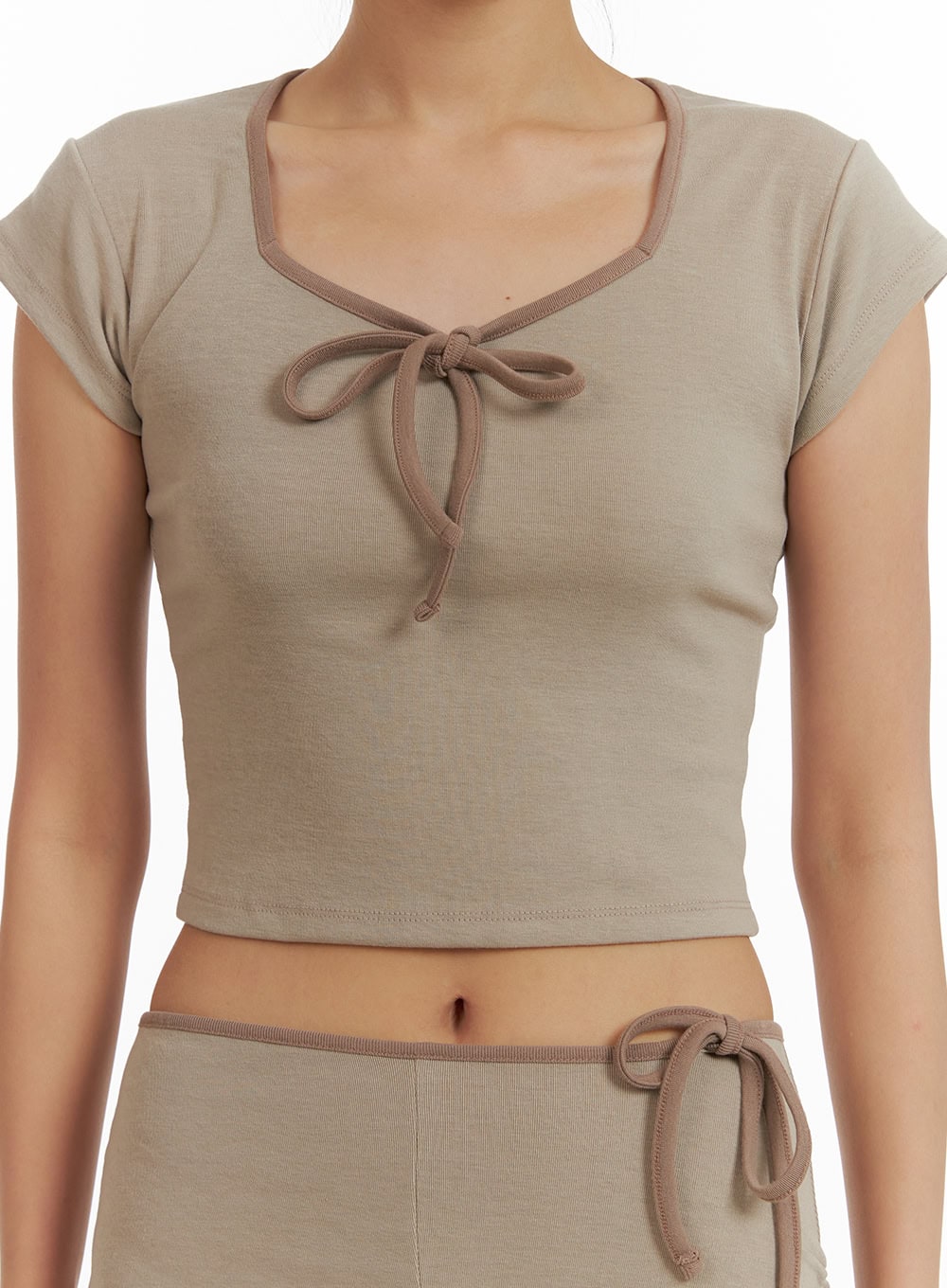 Ribbon Square Neck Crop Tee CU414