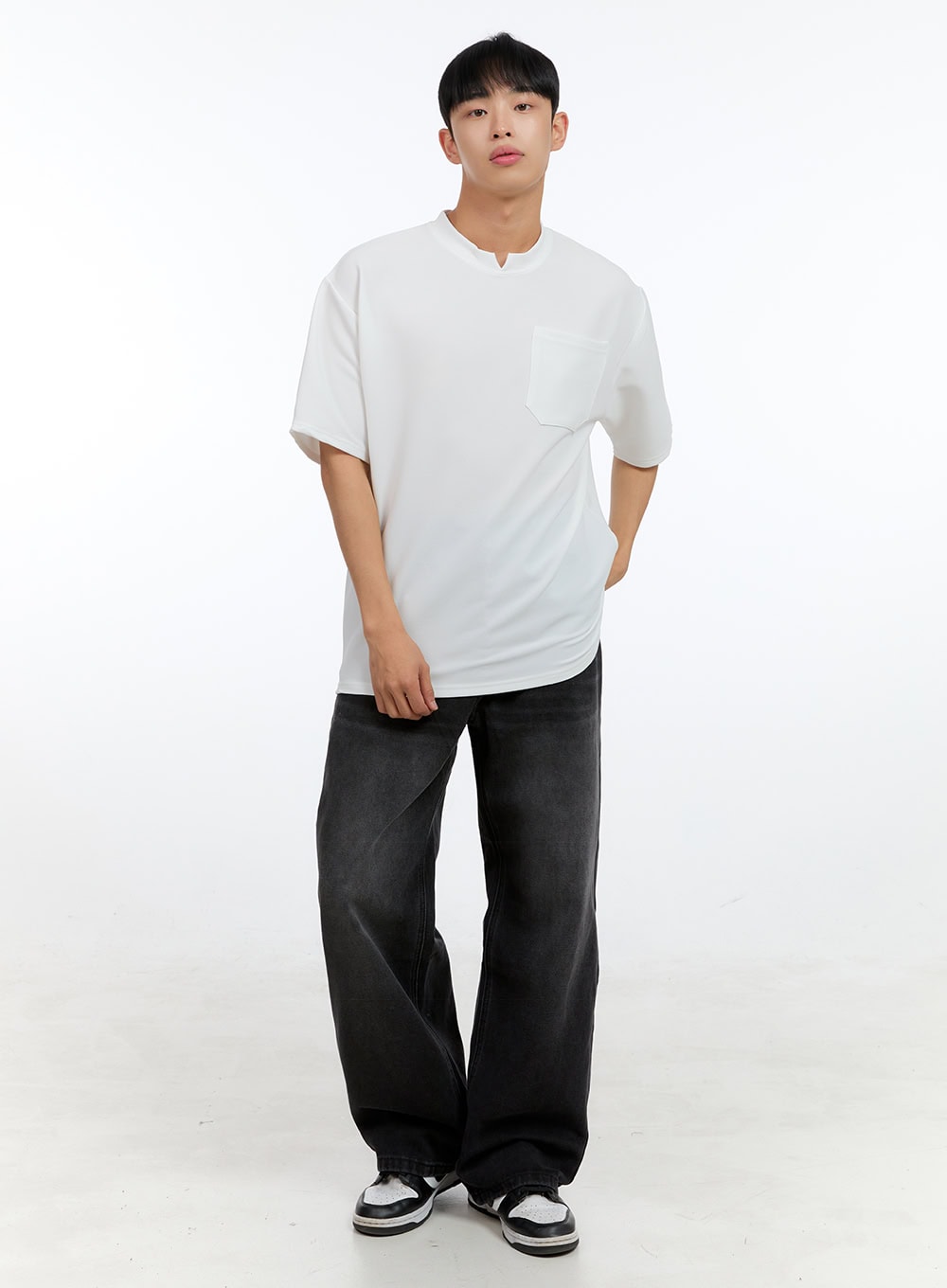 Men's Pocketed Round Neck Short Sleeve Tee IG422