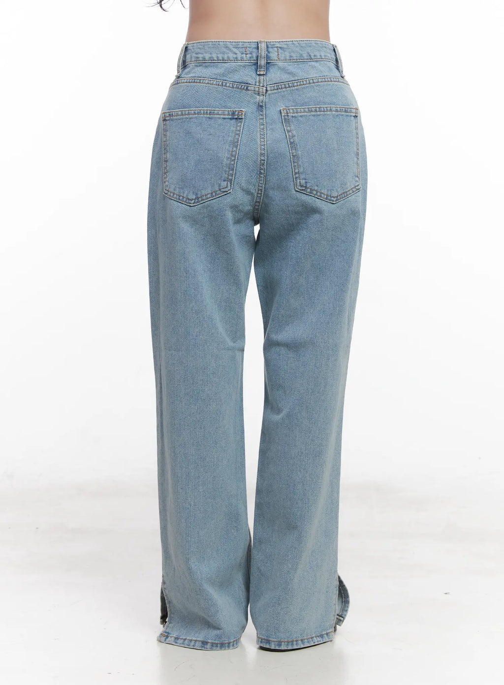 Hyuna Slit Straight-Fit Jeans CU525