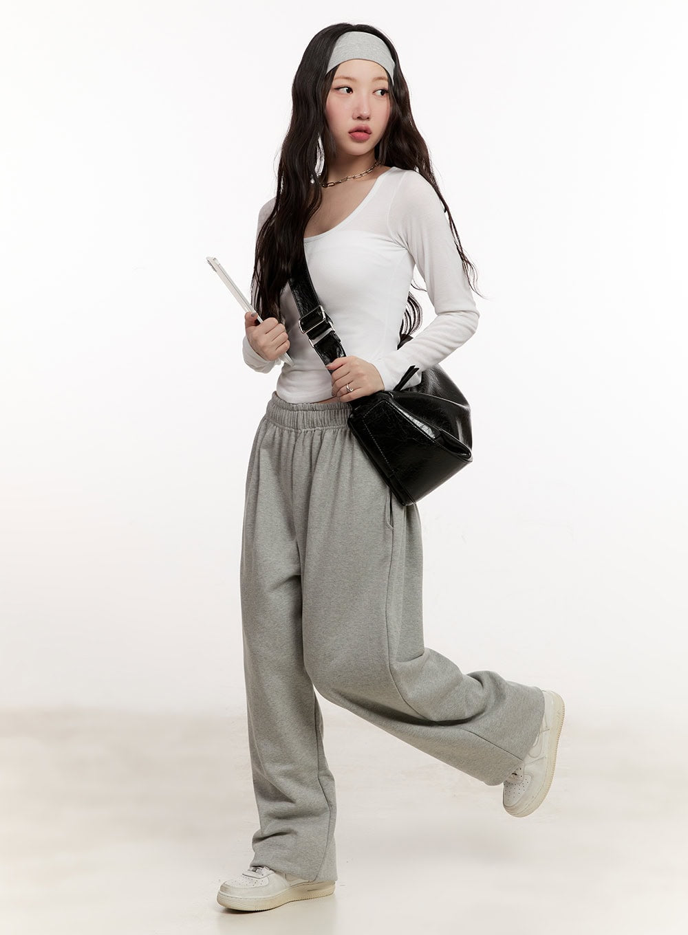 Embroidered Wide-Leg Sweatpants CM507