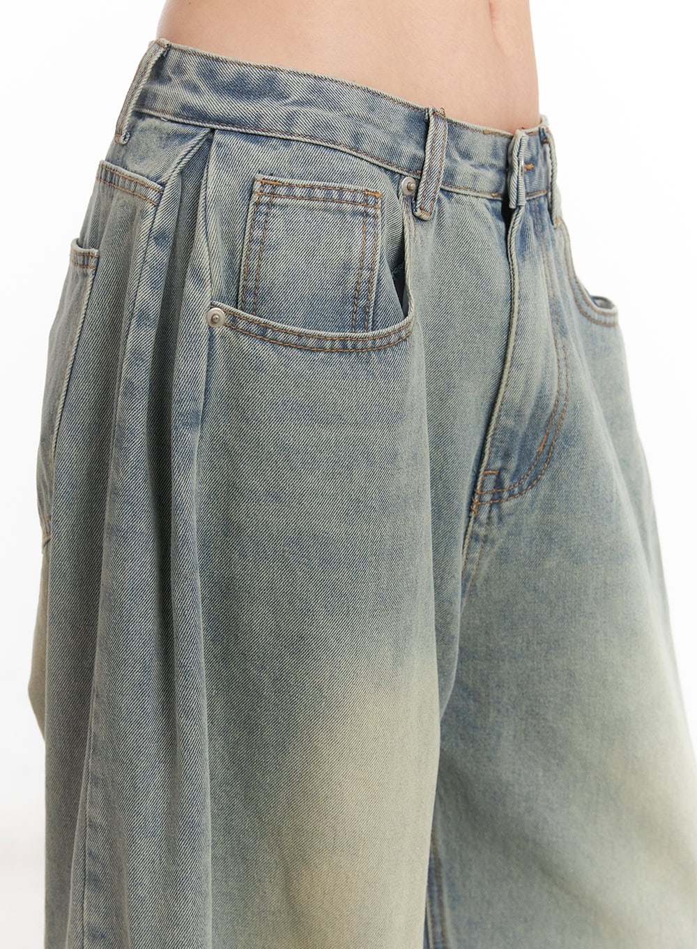 Hillary Washed Wide-Leg Jeans CM504