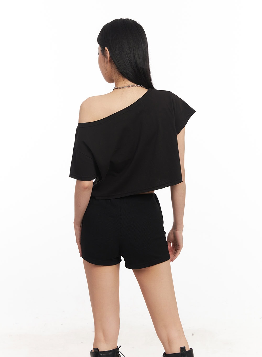 Off-Shoulder Graphic Crop Top CA514