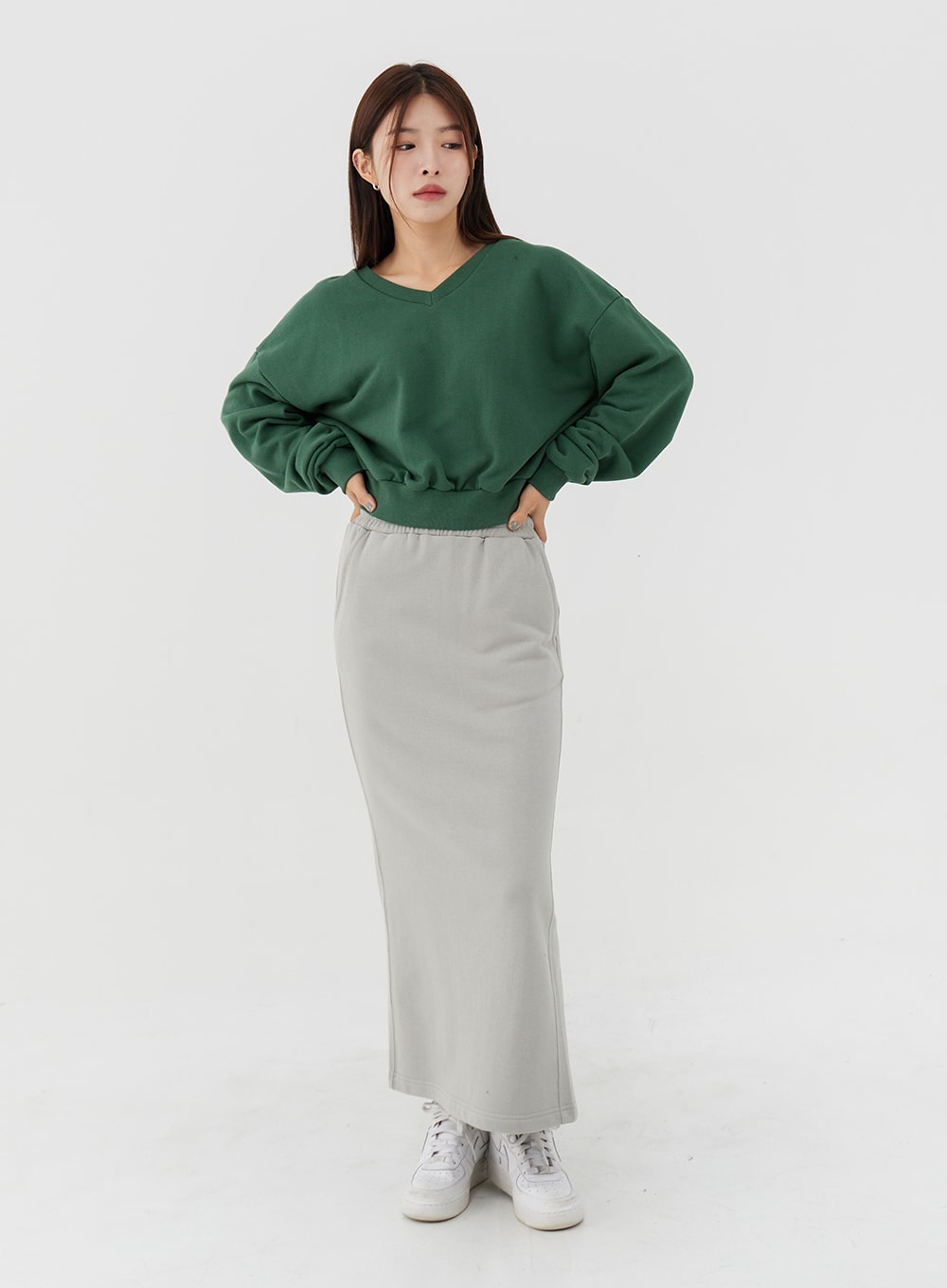 Basic V-Neck Cropped Sweatshirt IG24
