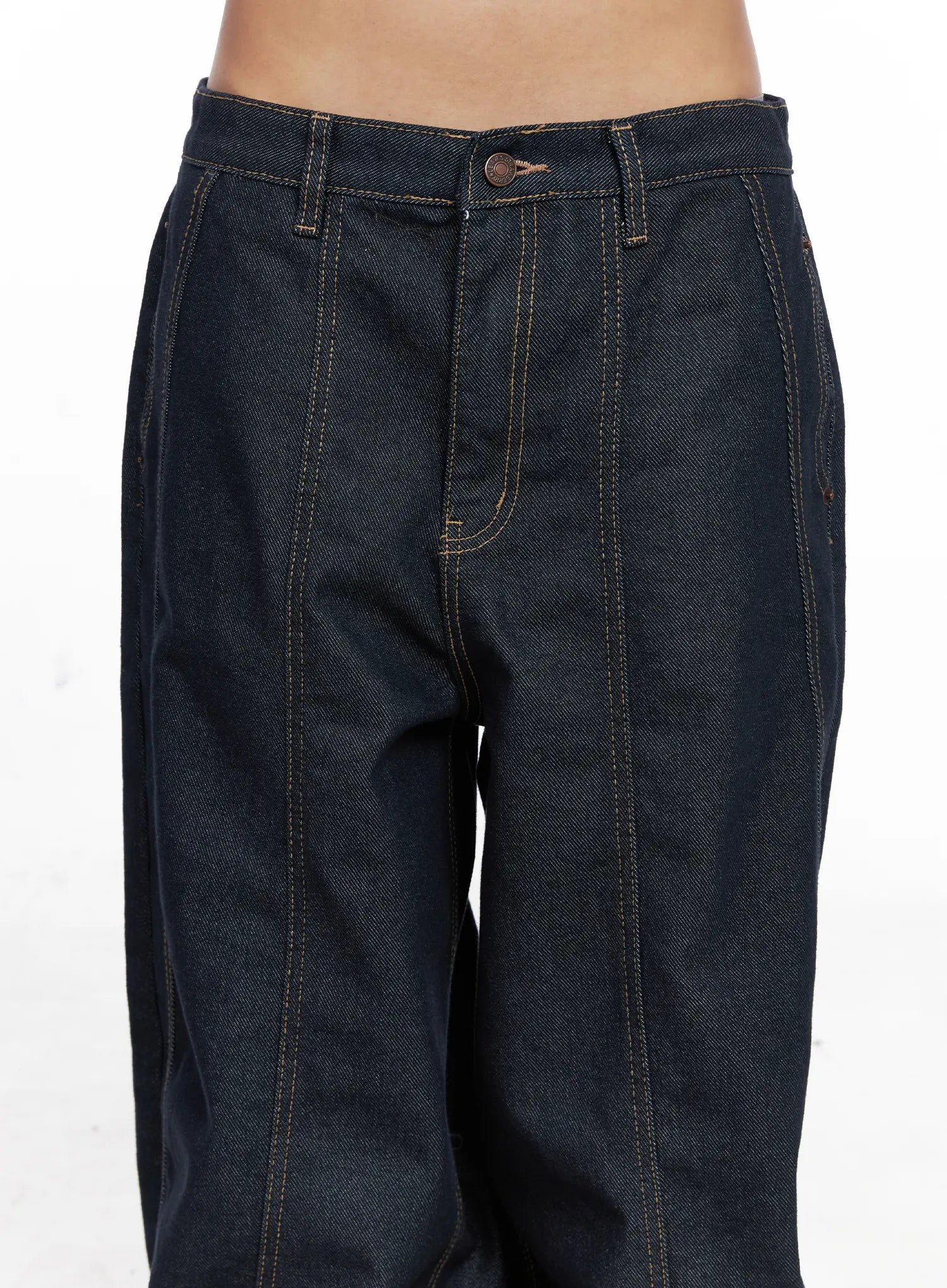 Tyler No-Fade Wide-Leg Jeans CO510