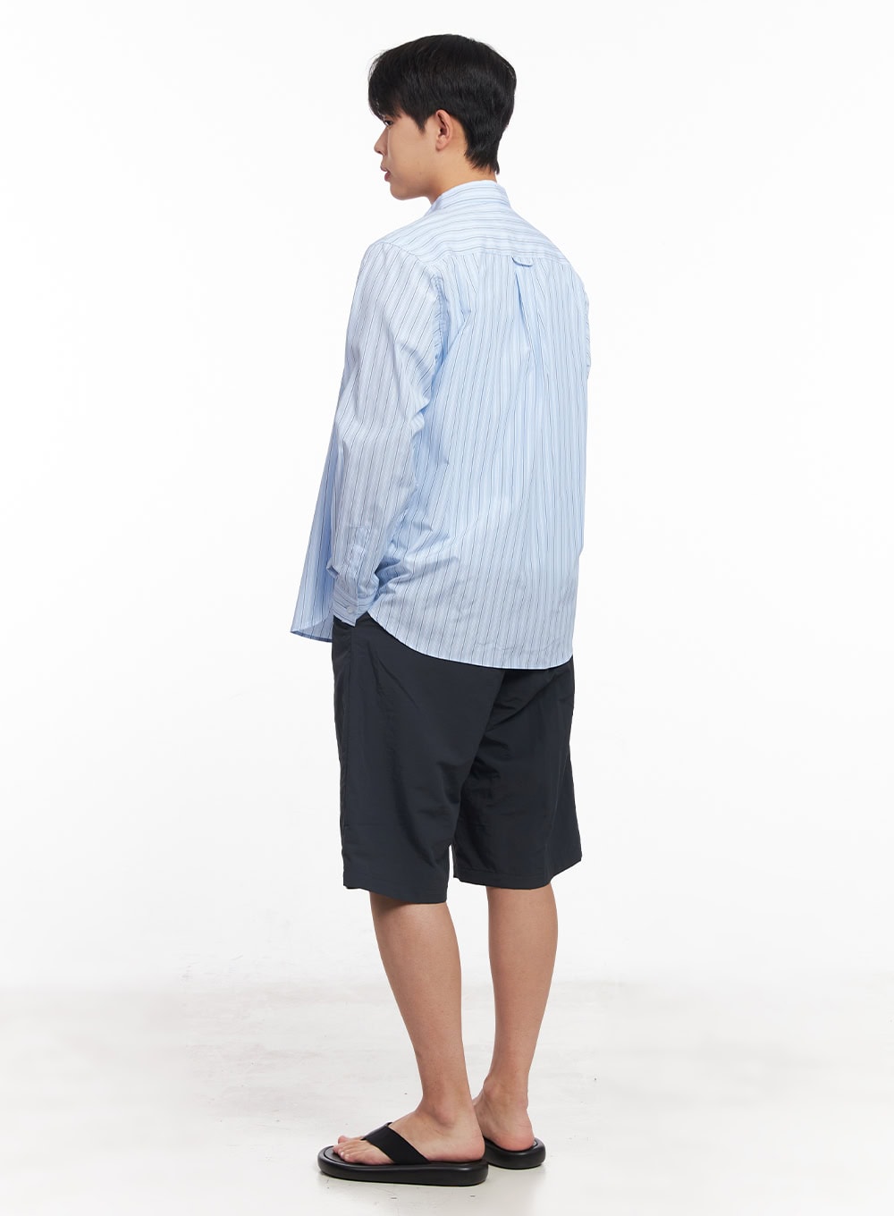 Men's Wide-Fit Nylon Pintuck Shorts IY522