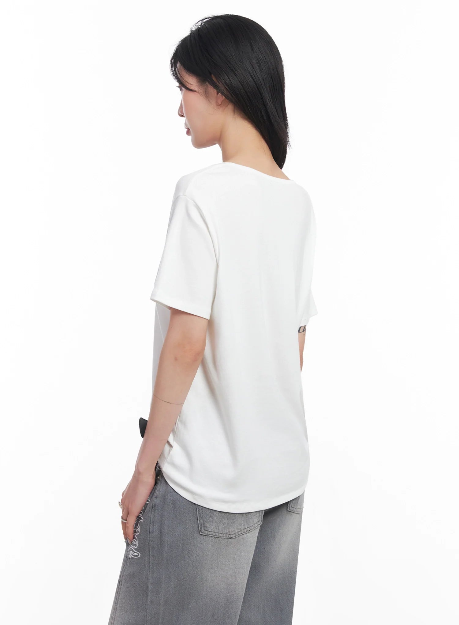 U-Neck Loose-Fit T-Shirt IC503