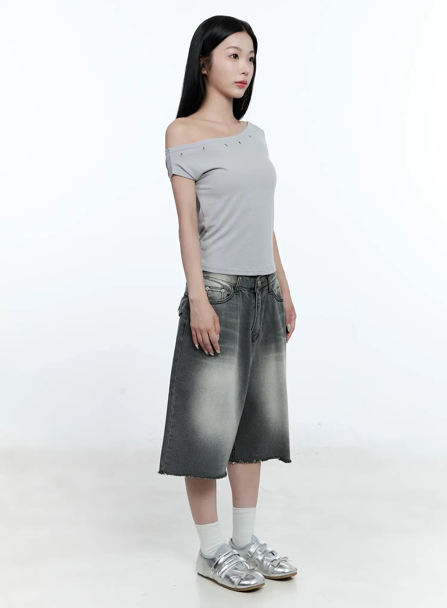 Asymmetric Studded Top CG511