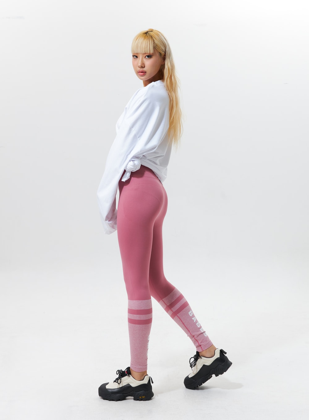 Loose-Fit Basic Long-Sleeve Tee IG320