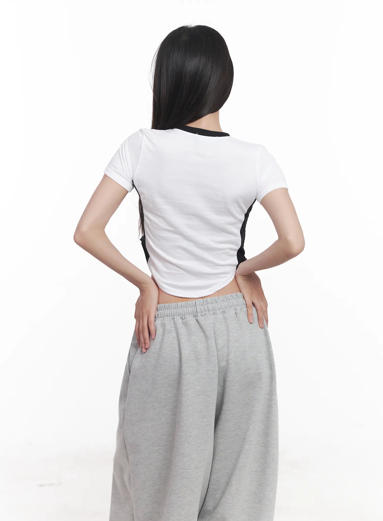 Two-Tone Graphic Crop Top CU517