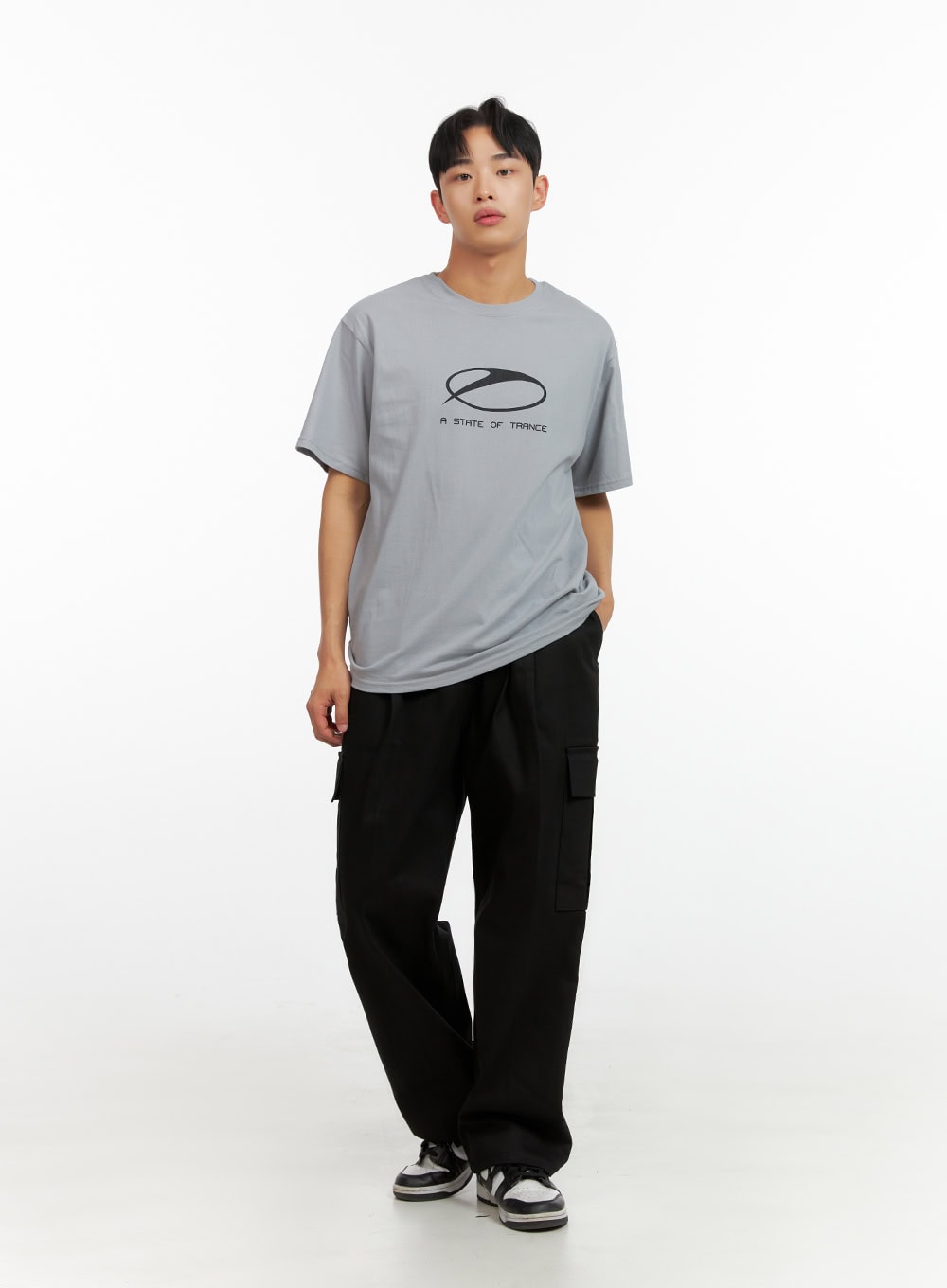 Men's Solid Cargo Pants (Black) IU412