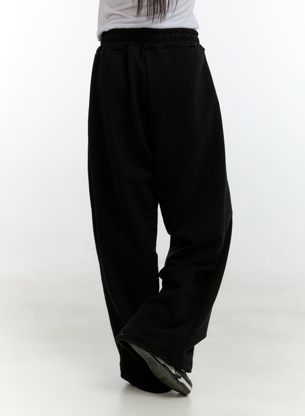 Essential Pintuck Wide-Leg Sweatpants CF507