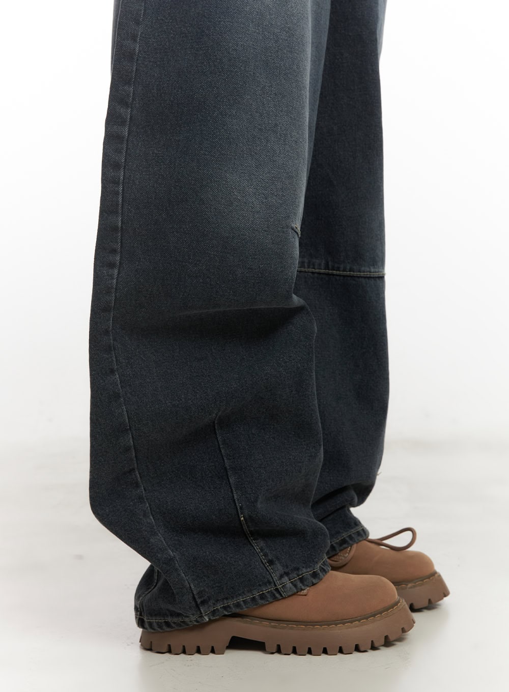 Giselle Stitched Balloon-Fit Jeans CF526