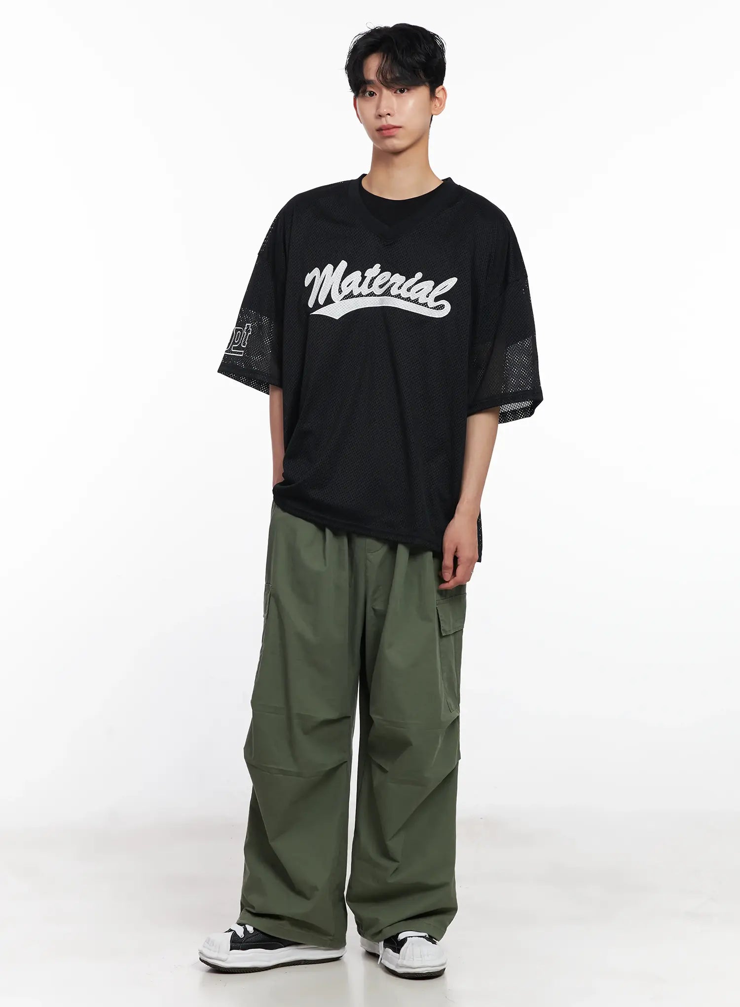 Men's Embroidered Mesh Graphic Tee IU526