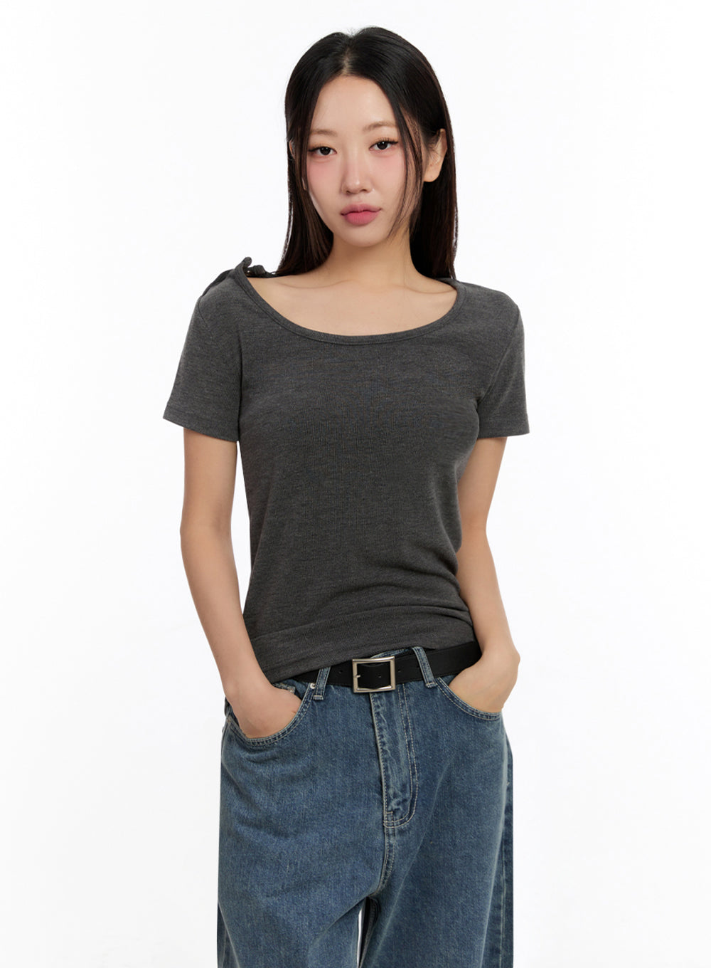 Slim-Fit Buttoned U Neck Top IU509