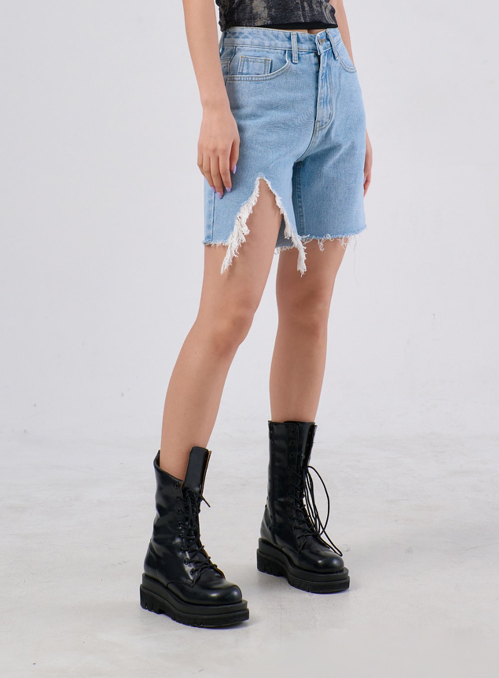 Ripped Denim Bermuda Shorts IA305
