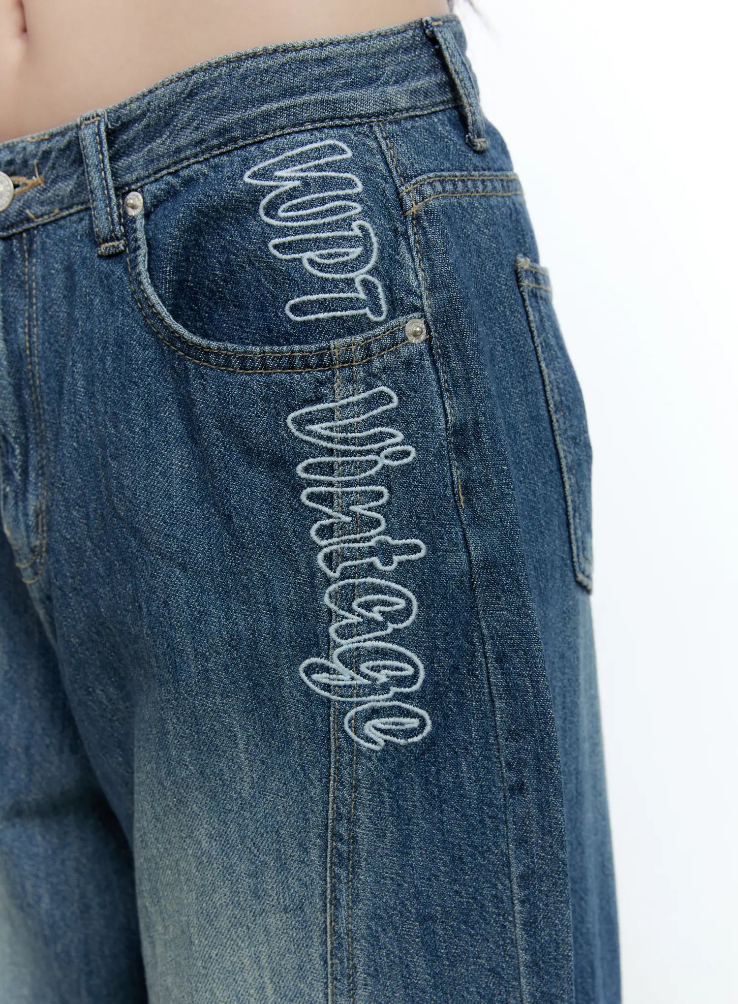 Haru Embroidered Wide-Leg Jeans CU527