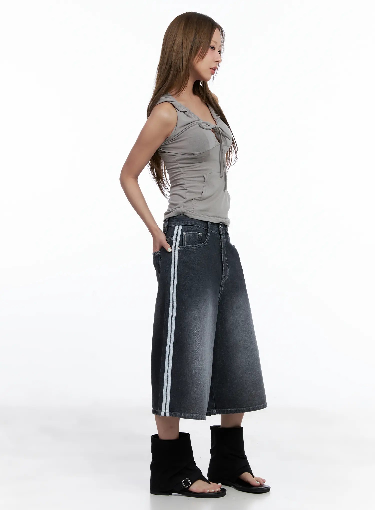 String Hooded Sleeveless Top CL510