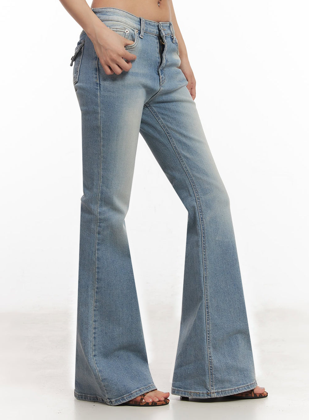 May Washed Flared Jeans IA515