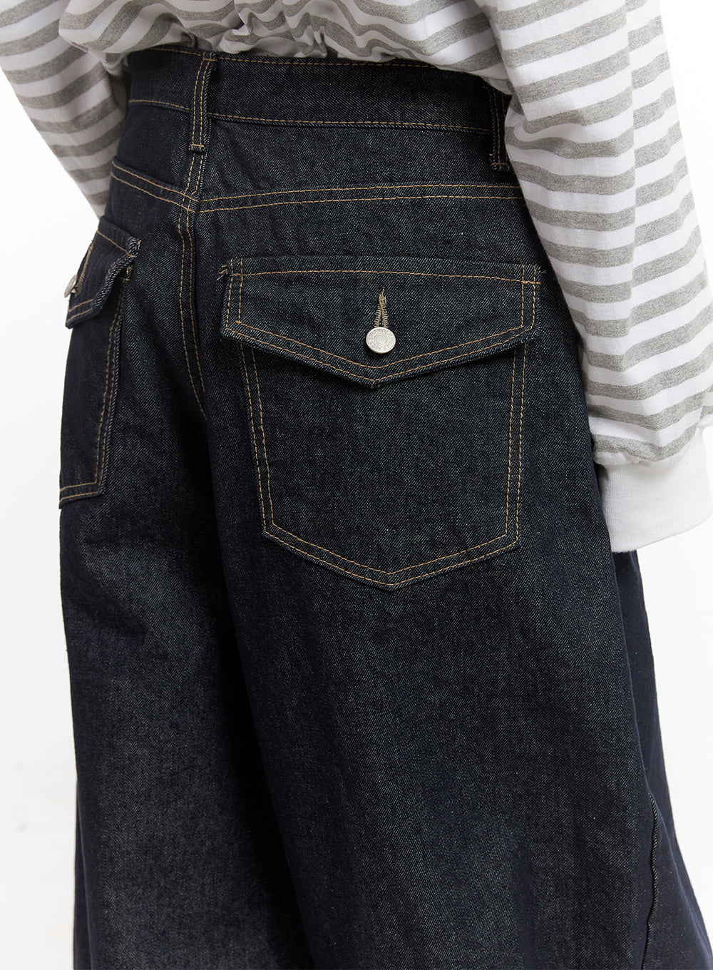 Lily Stitched Wide-Leg Jeans CN426