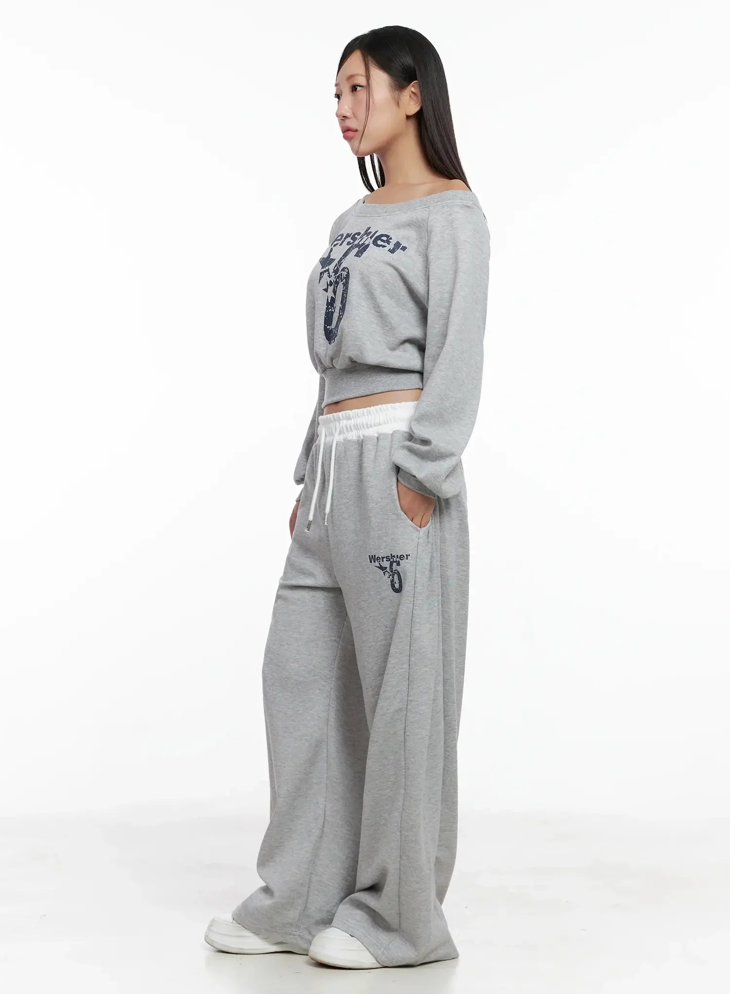 Off-Shoulder Cropped Sweatshirt IG527