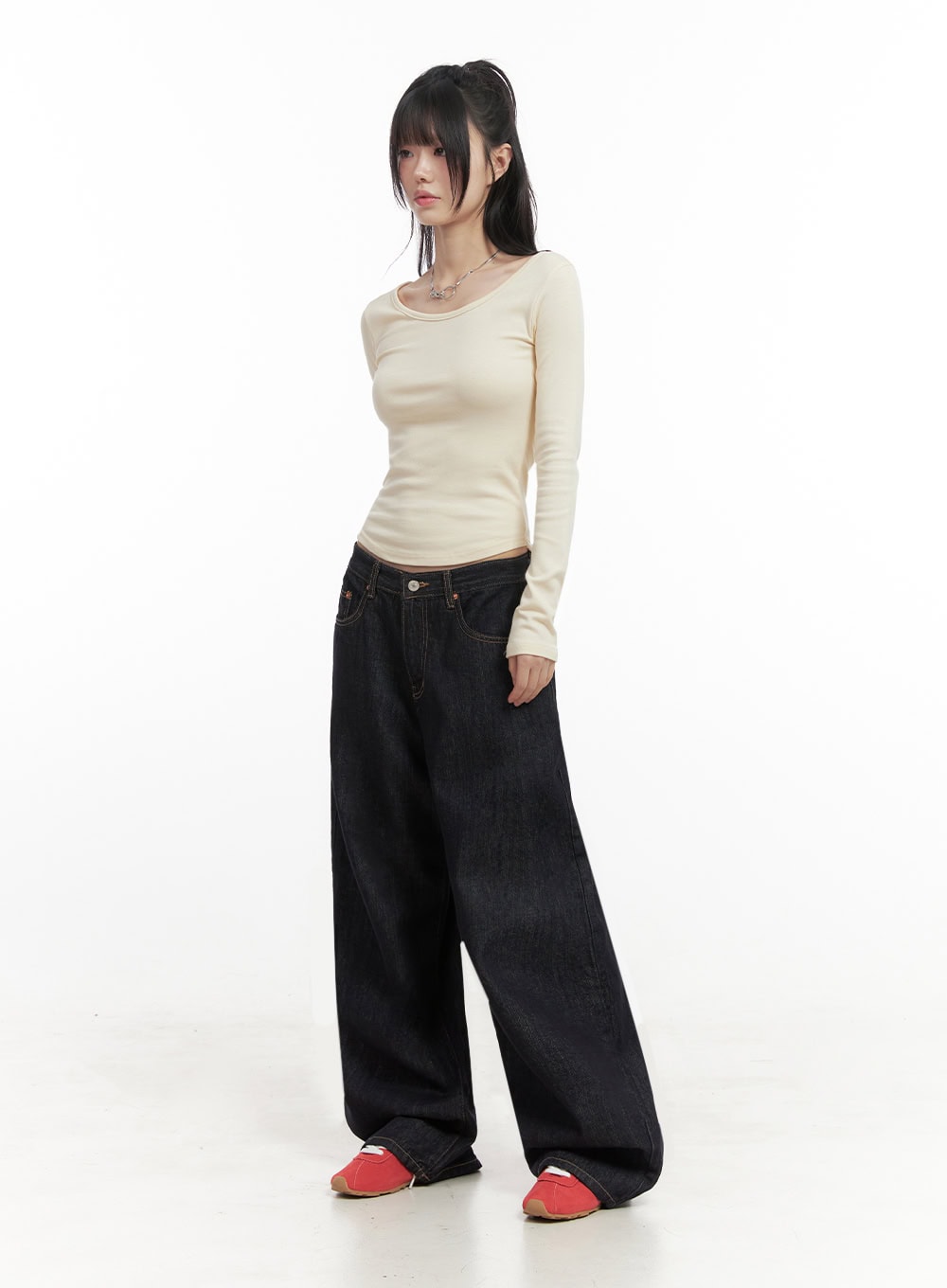 Slim-Fit Cropped U-Neck Top  IN427